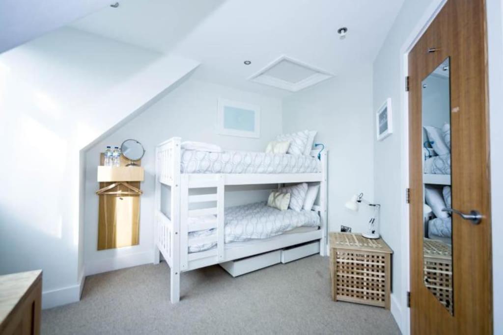 Edge14- Spacious, Stylish And Near The Beach! New Quay Exterior foto