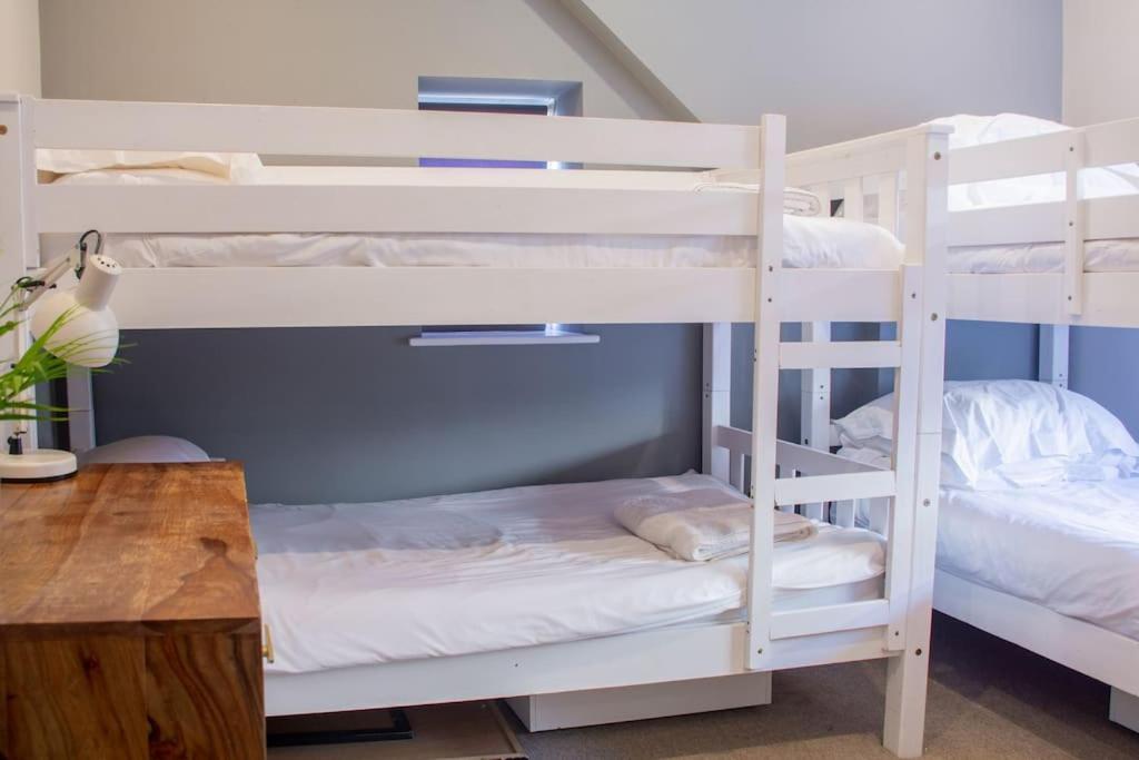 Edge14- Spacious, Stylish And Near The Beach! New Quay Exterior foto