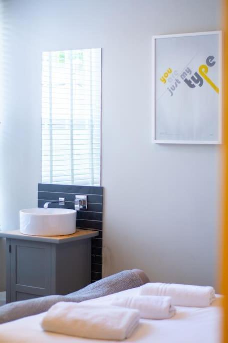 Edge14- Spacious, Stylish And Near The Beach! New Quay Exterior foto